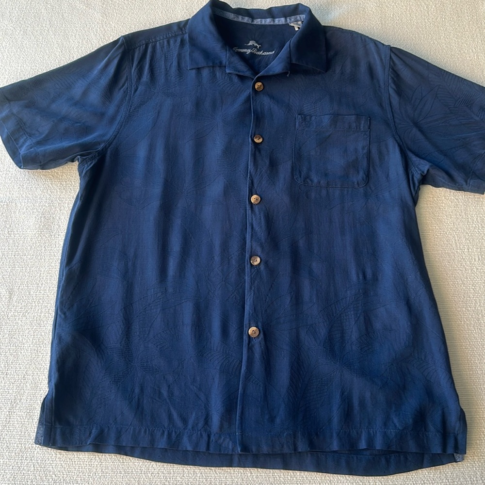 Tommy Bahama Button Up Silk Shirt Mens Size Medium Short Sleeve Lightweight Blue